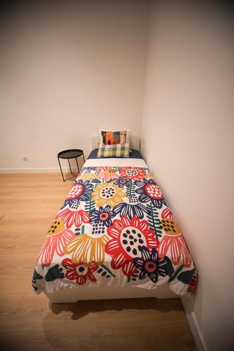 By Universitat Private Rooms Barcelona Exterior photo